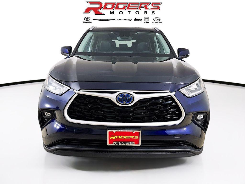 used 2024 Toyota Highlander Hybrid car, priced at $48,897