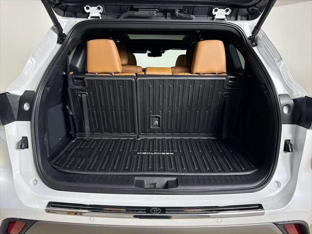 used 2024 Toyota Highlander Hybrid car, priced at $55,499