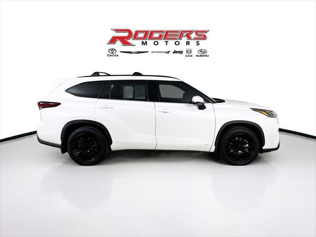used 2024 Toyota Highlander Hybrid car, priced at $55,499