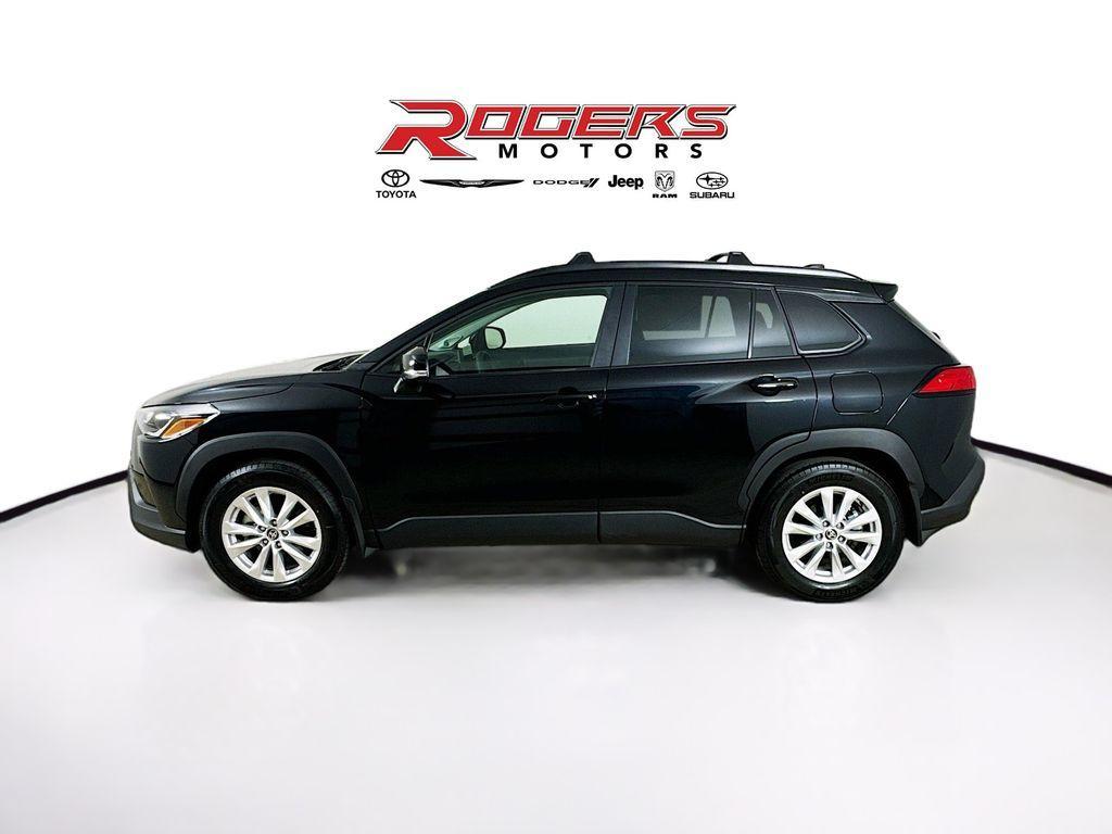 new 2025 Toyota Corolla Cross car, priced at $30,423