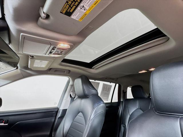 used 2022 Toyota Highlander car, priced at $39,499