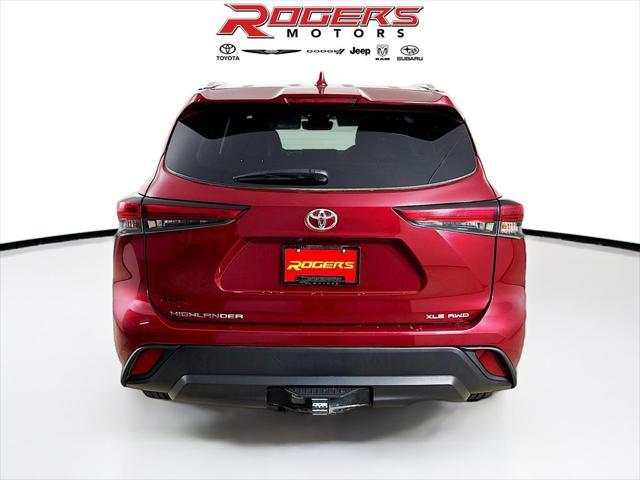 used 2022 Toyota Highlander car, priced at $39,499