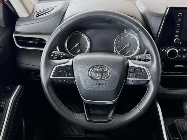 used 2022 Toyota Highlander car, priced at $39,499