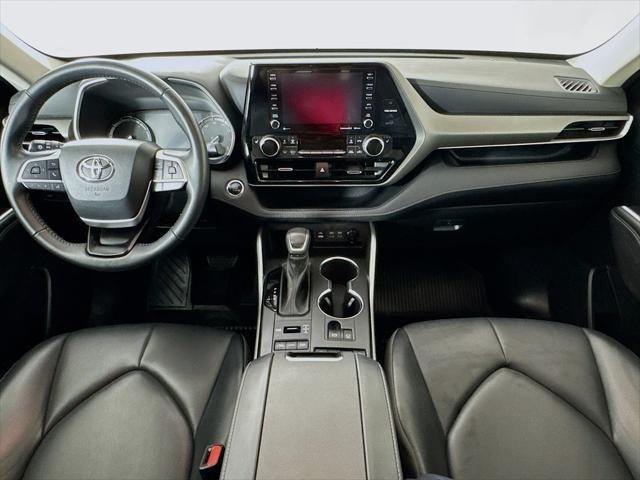 used 2022 Toyota Highlander car, priced at $39,499