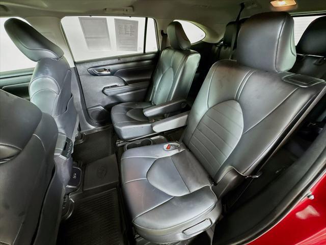 used 2022 Toyota Highlander car, priced at $39,499
