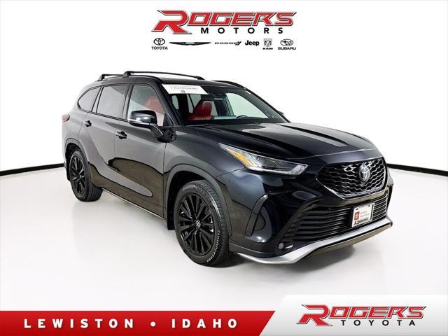 used 2023 Toyota Highlander car, priced at $43,987