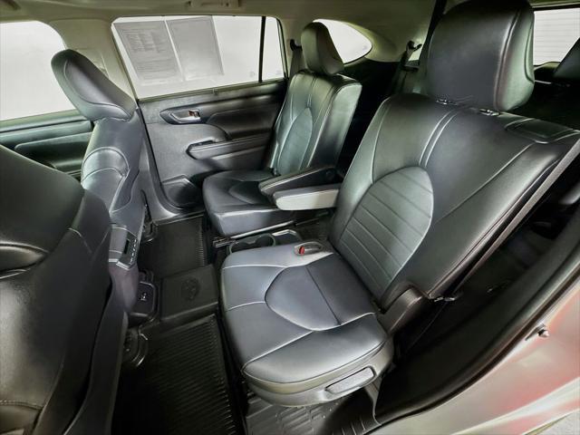 used 2024 Toyota Highlander car, priced at $47,999