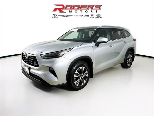used 2024 Toyota Highlander car, priced at $47,999