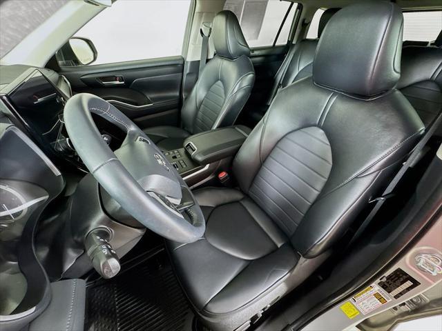 used 2024 Toyota Highlander car, priced at $47,999
