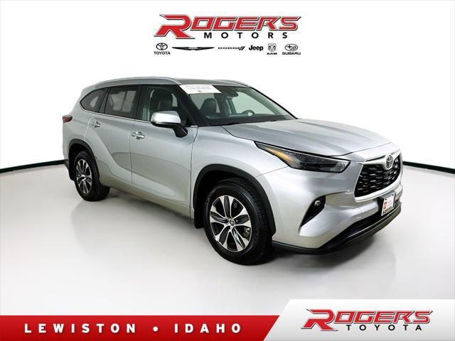 used 2024 Toyota Highlander car, priced at $47,999