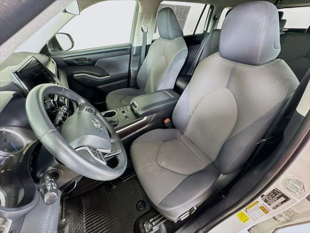 used 2023 Toyota Highlander Hybrid car, priced at $40,000