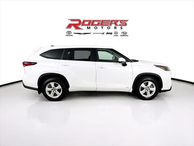 used 2023 Toyota Highlander Hybrid car, priced at $40,000