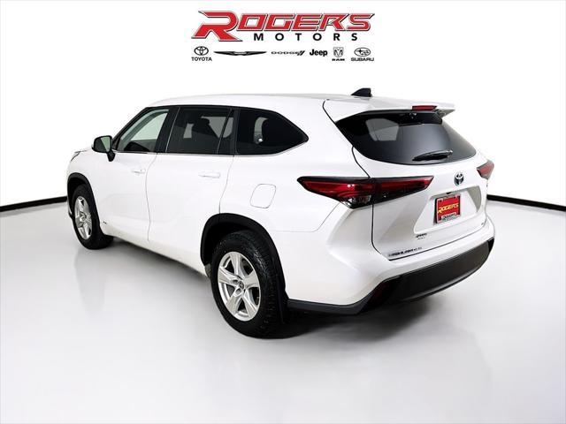 used 2023 Toyota Highlander Hybrid car, priced at $40,000