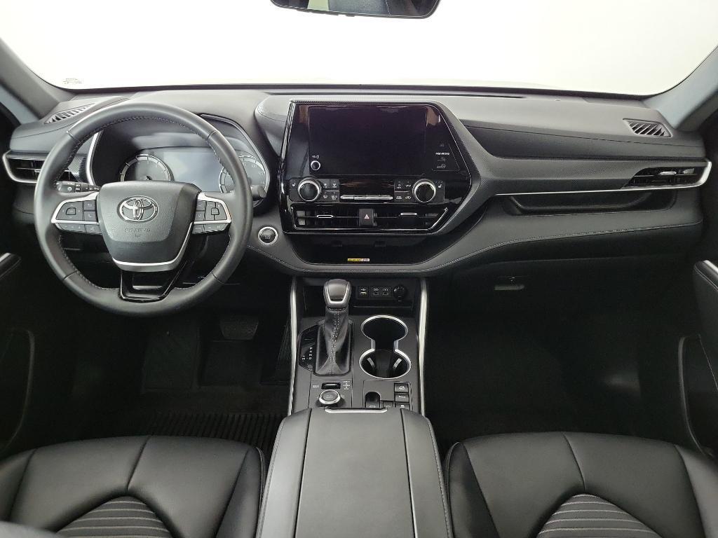 used 2024 Toyota Highlander car, priced at $47,447