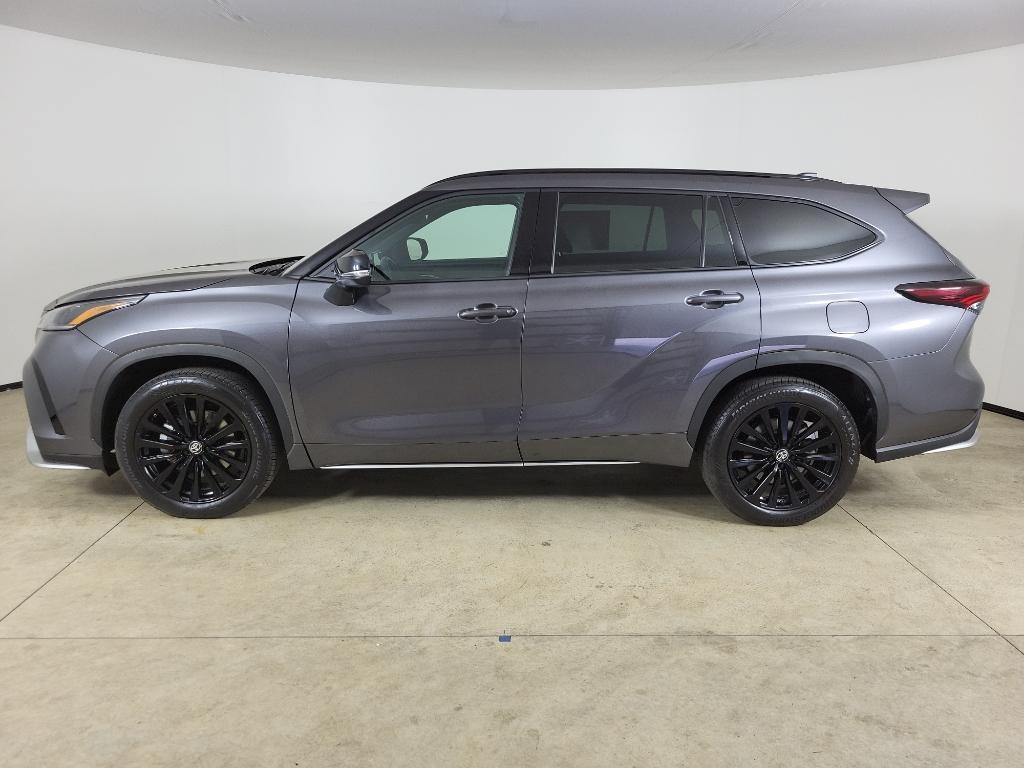 used 2024 Toyota Highlander car, priced at $47,447