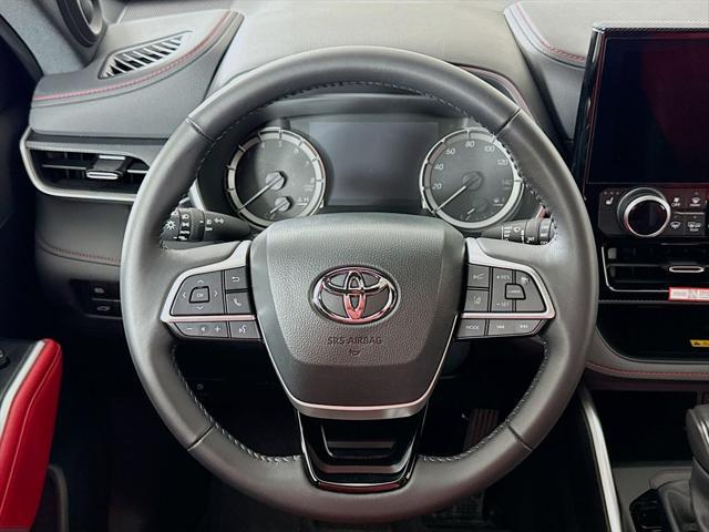 used 2024 Toyota Highlander car, priced at $48,999