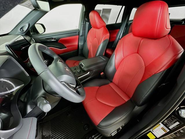 used 2024 Toyota Highlander car, priced at $48,999