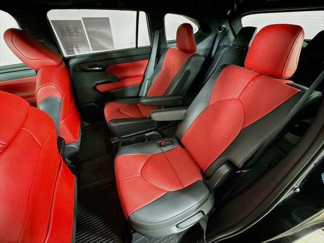 used 2024 Toyota Highlander car, priced at $48,999