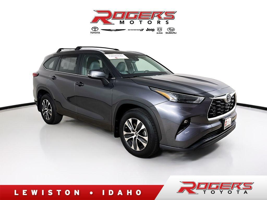 used 2023 Toyota Highlander car, priced at $41,000