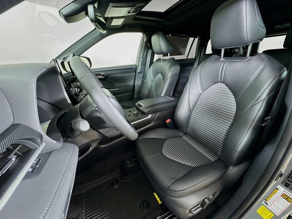 new 2026 Toyota Highlander car, priced at $51,191