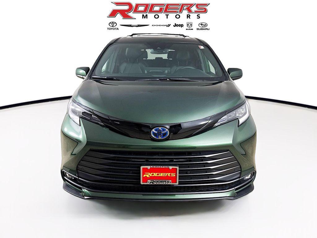 new 2025 Toyota Sienna car, priced at $51,448