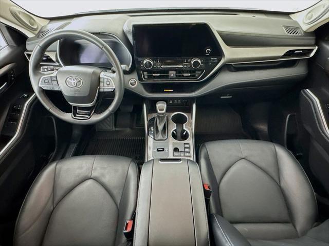 used 2024 Toyota Highlander Hybrid car, priced at $51,499