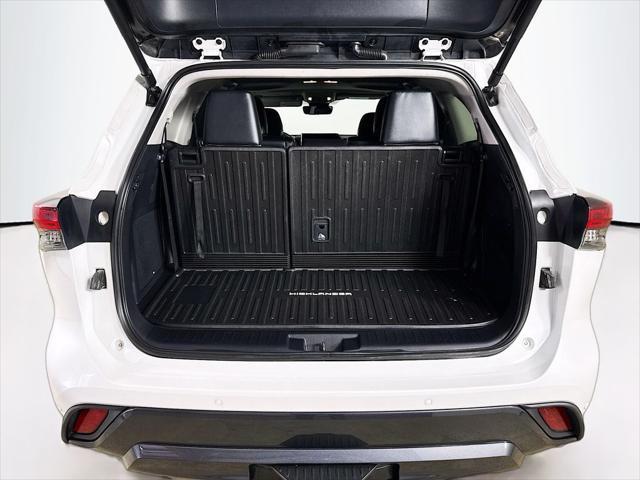 used 2024 Toyota Highlander Hybrid car, priced at $51,499