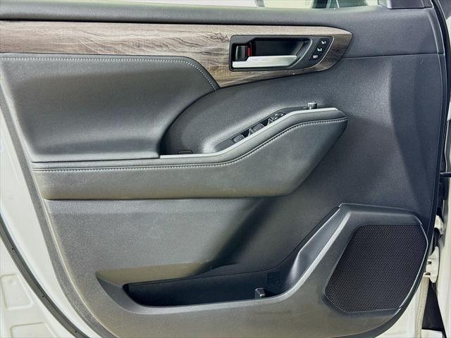 used 2024 Toyota Highlander Hybrid car, priced at $51,499