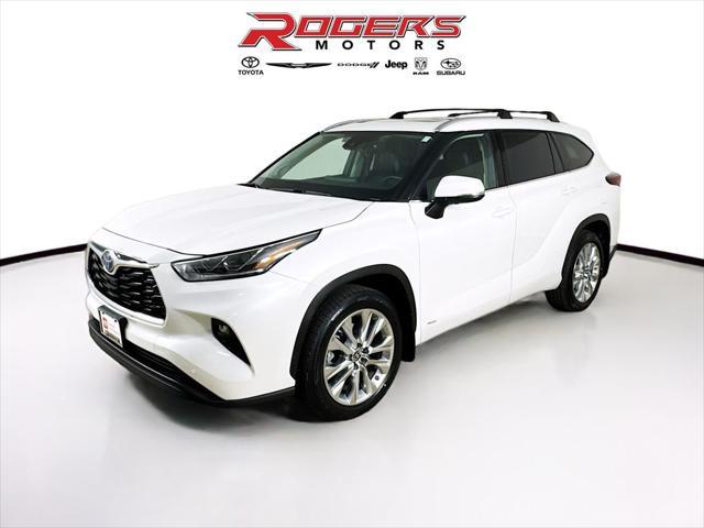 used 2024 Toyota Highlander Hybrid car, priced at $51,499