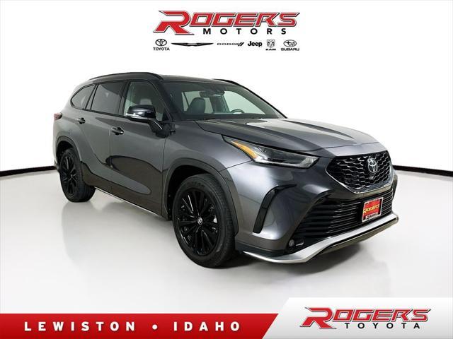 used 2024 Toyota Highlander car, priced at $47,999