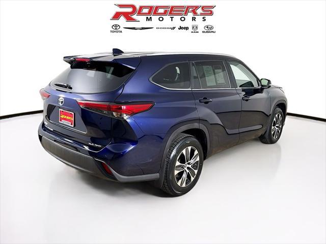 used 2023 Toyota Highlander car, priced at $39,999