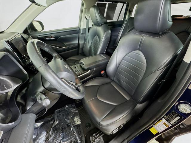 used 2023 Toyota Highlander car, priced at $39,999