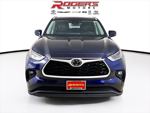 used 2023 Toyota Highlander car, priced at $39,999