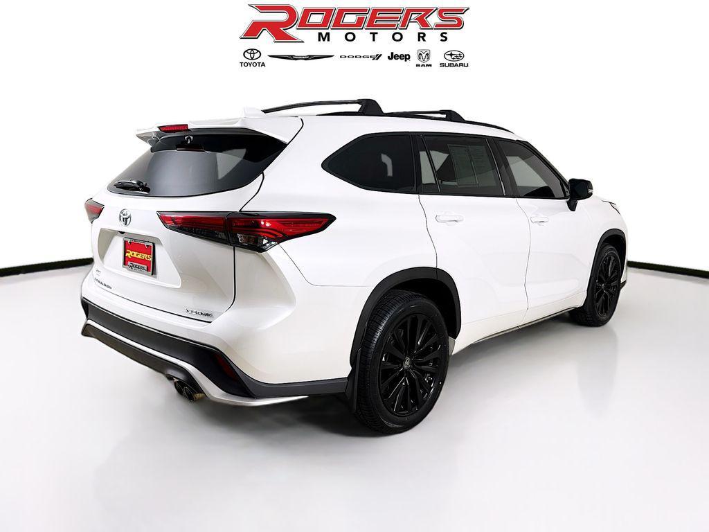 used 2023 Toyota Highlander car, priced at $43,368