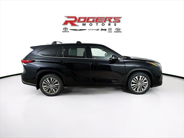 used 2021 Toyota Highlander car, priced at $43,000