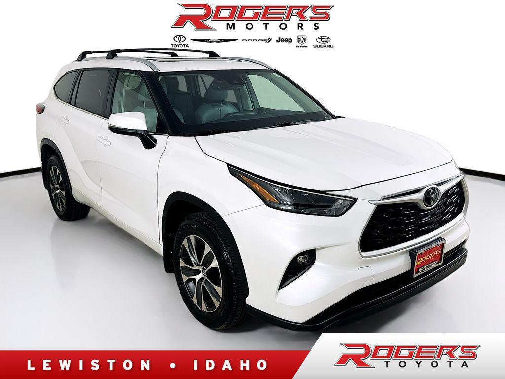 used 2023 Toyota Highlander car