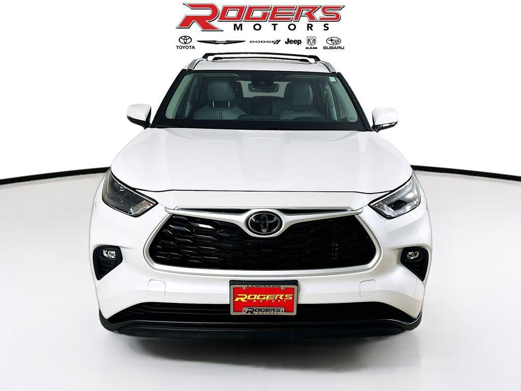 used 2023 Toyota Highlander car