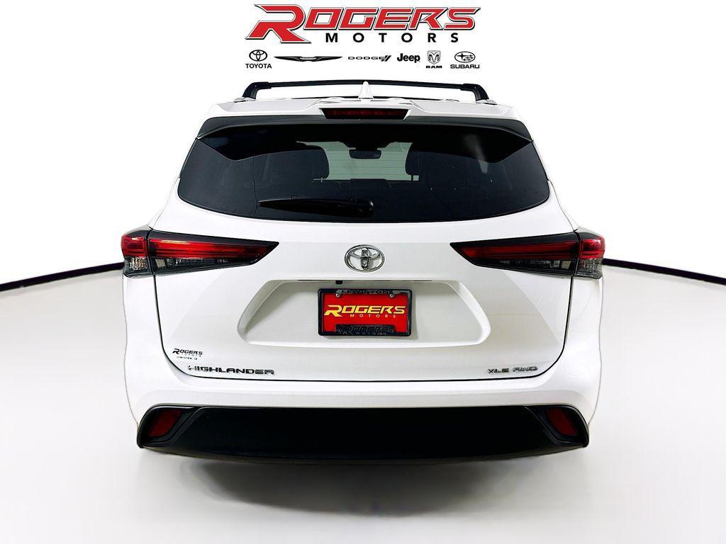 used 2023 Toyota Highlander car