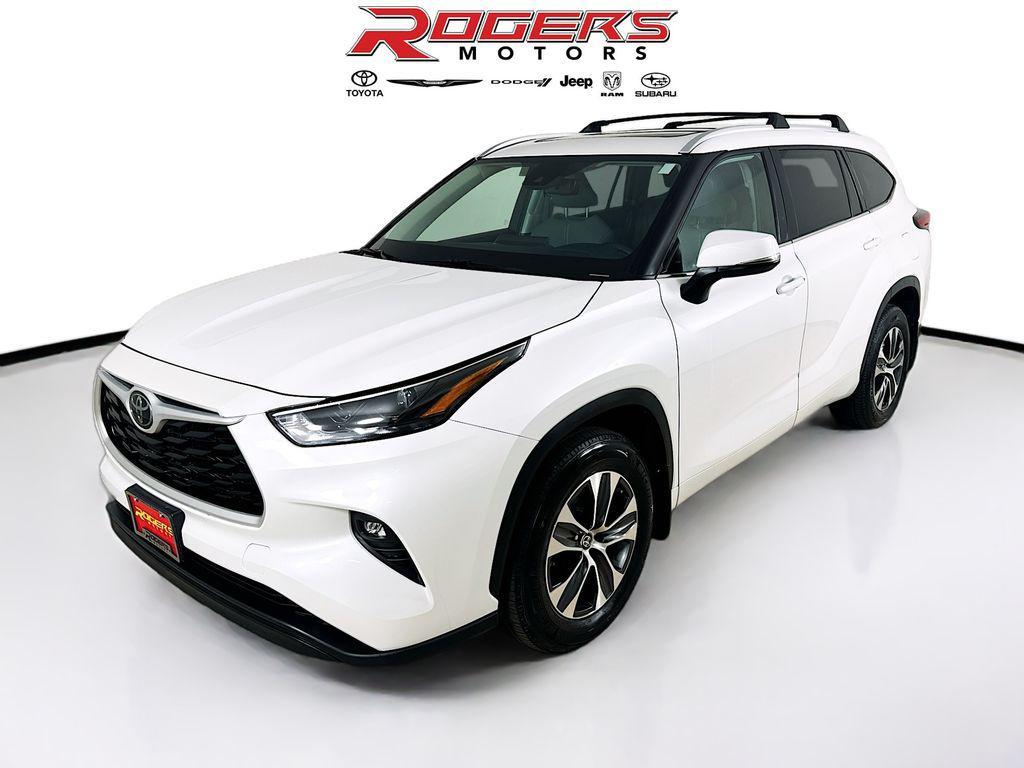 used 2023 Toyota Highlander car