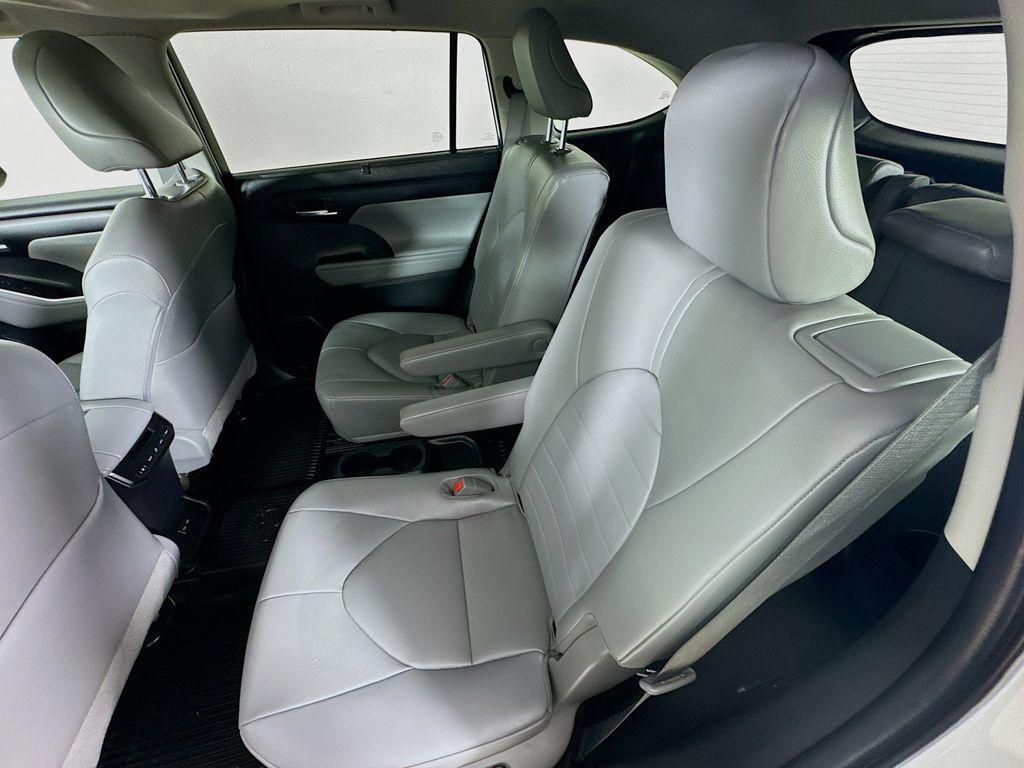 used 2023 Toyota Highlander car