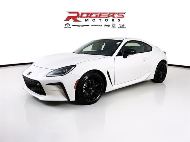 new 2025 Toyota GR86 car, priced at $40,914