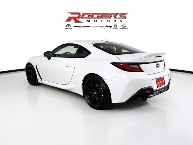 new 2025 Toyota GR86 car, priced at $40,914