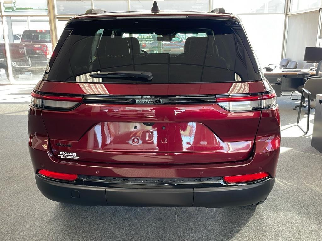 new 2025 Jeep Grand Cherokee car, priced at $49,170