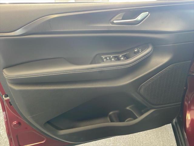 new 2025 Jeep Grand Cherokee car