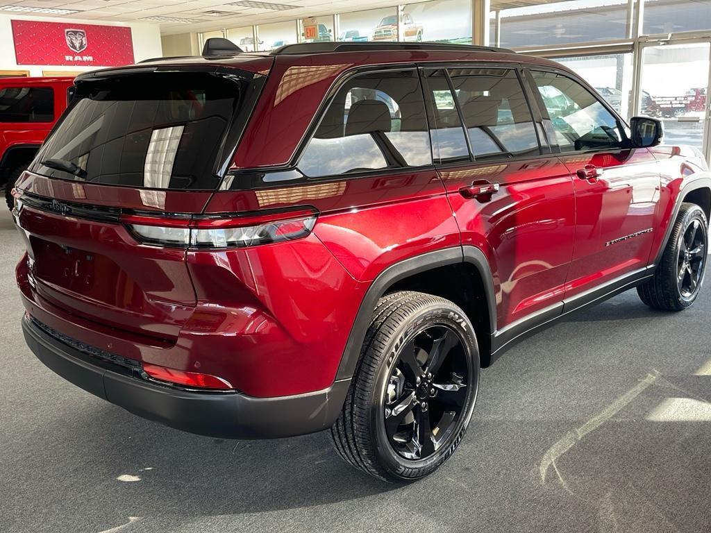 new 2025 Jeep Grand Cherokee car, priced at $49,170