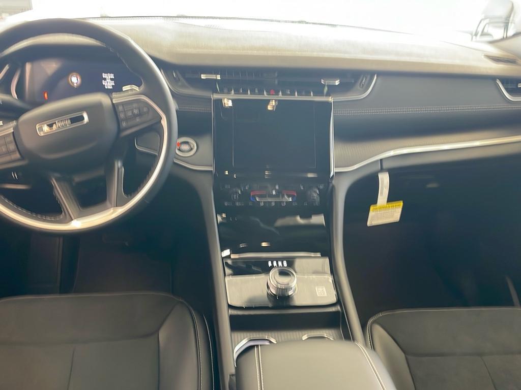 new 2025 Jeep Grand Cherokee car, priced at $49,170