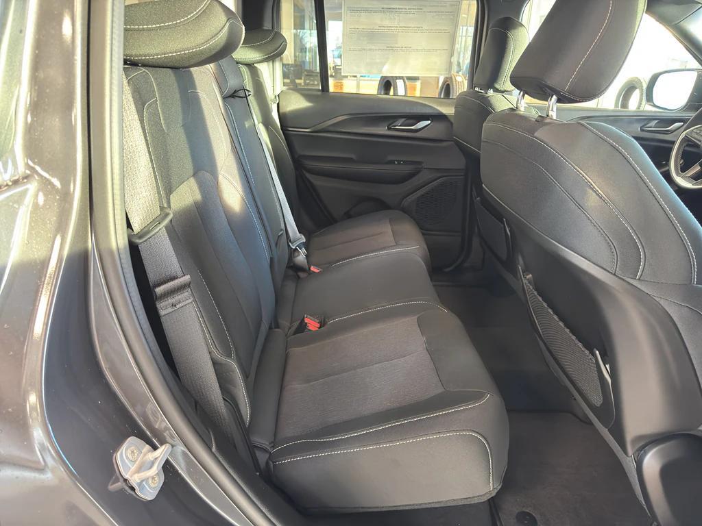 new 2025 Jeep Grand Cherokee car