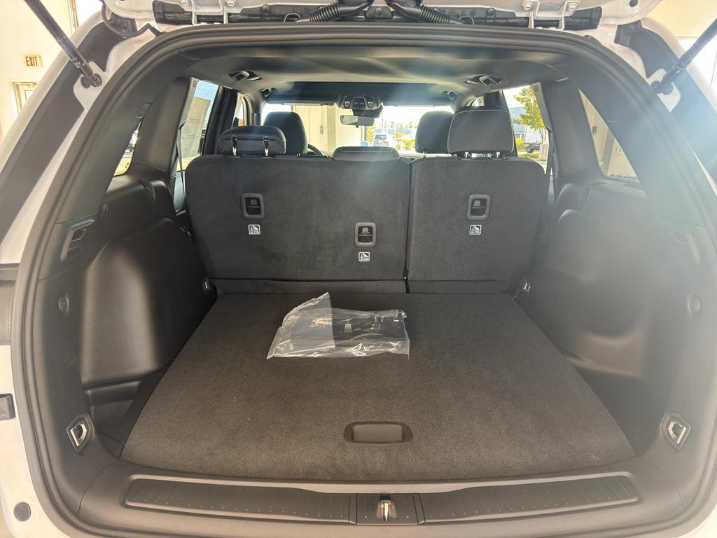 new 2025 Jeep Grand Cherokee car