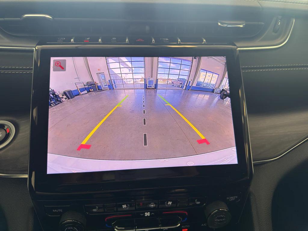 new 2025 Jeep Grand Cherokee car, priced at $59,985