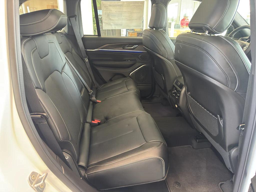 new 2025 Jeep Grand Cherokee car, priced at $59,985